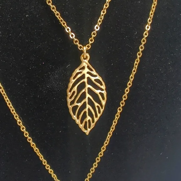 Leaf Pendant Necklace Triple Layered - Picture 7 of 10